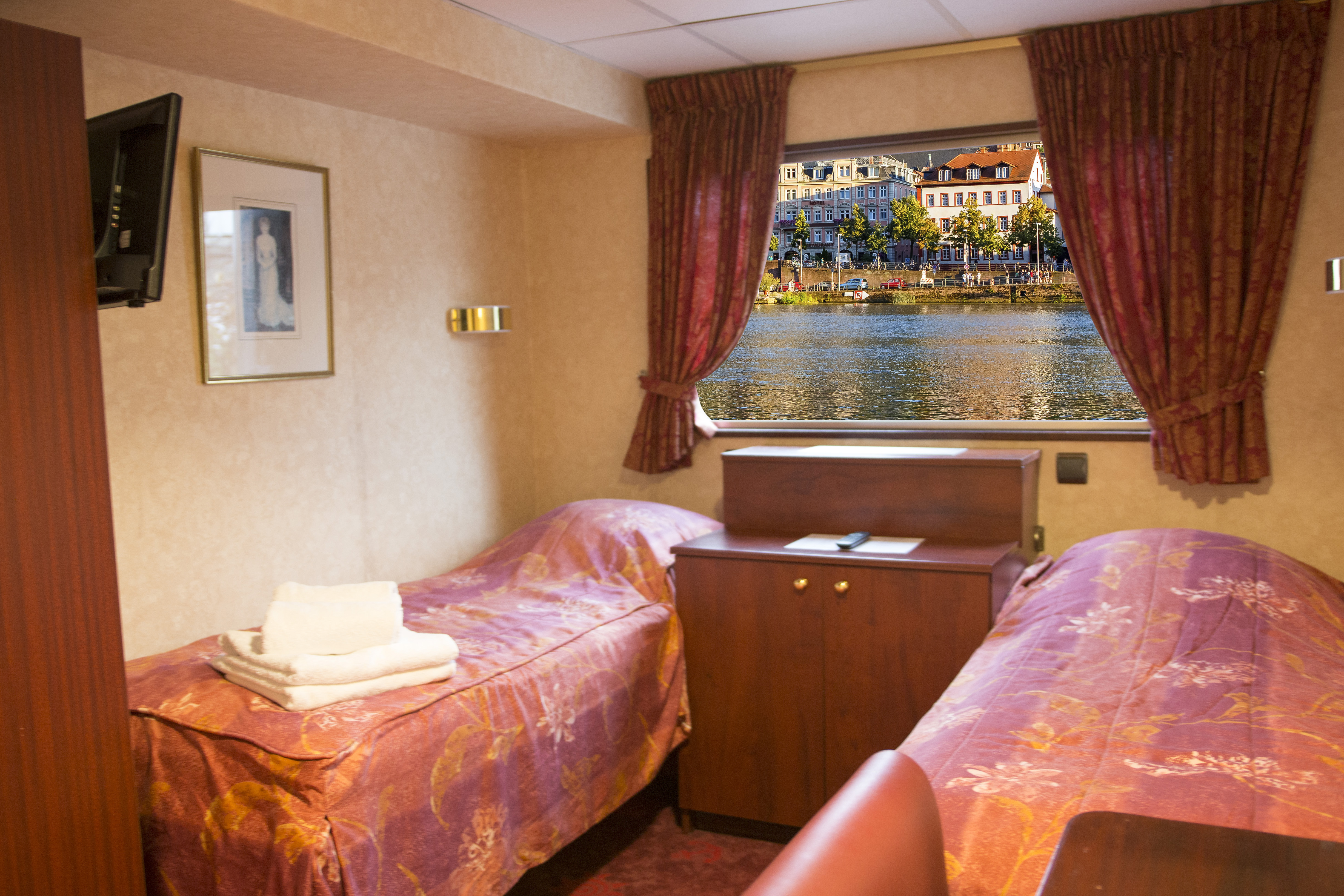 CroisiEurope MS Mona Lisa Cabin 4.jpg